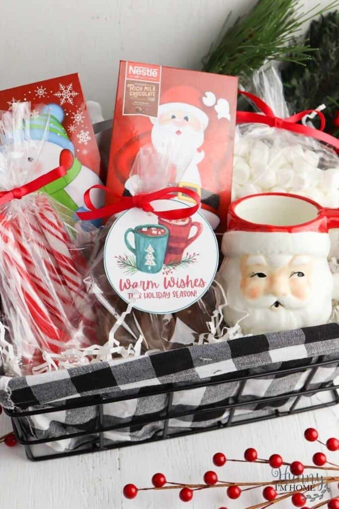 DIY Christmas Gift Basket Ideas {for family, friends or co-workers ...