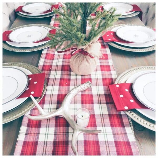 23 Gorgeous DIY Christmas Table Settings | Tiny Tree Decor