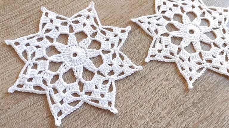 18 Easy Crochet Christmas Ornaments | Tiny Tree Decor